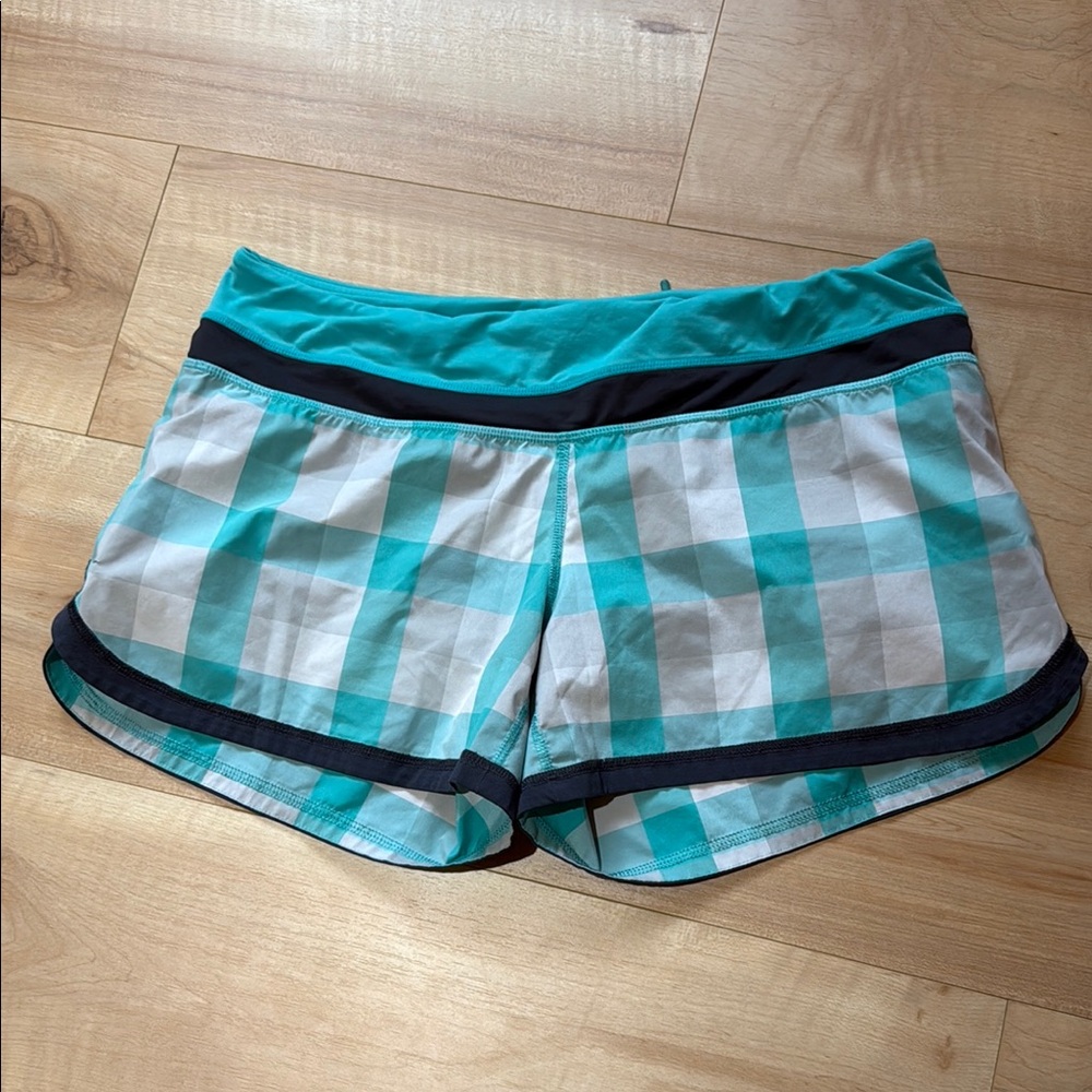 🍋Lululemon Speed Up Short wet, dry, warm; Size 10